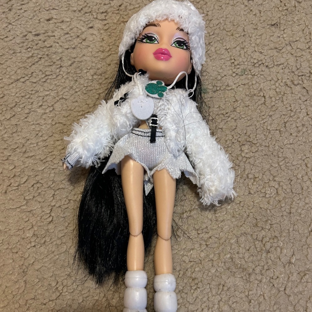 Bratz doll Jade Snow Kissed Winter 2015